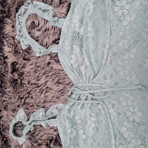 NWT. Mint lace top - Picture 3 of 3